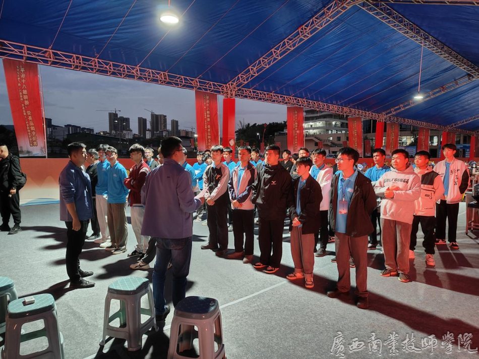烹饪与营养学部进行会务安排.png